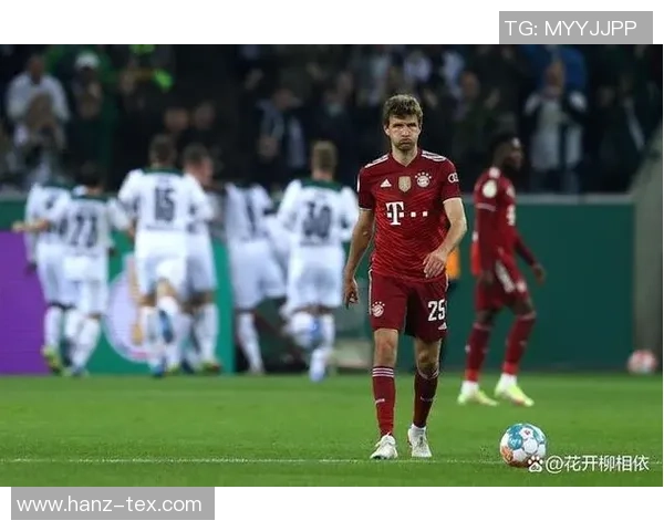 莱万重返德甲战旧主拜仁球迷怒斥其忘恩负义情感纠葛